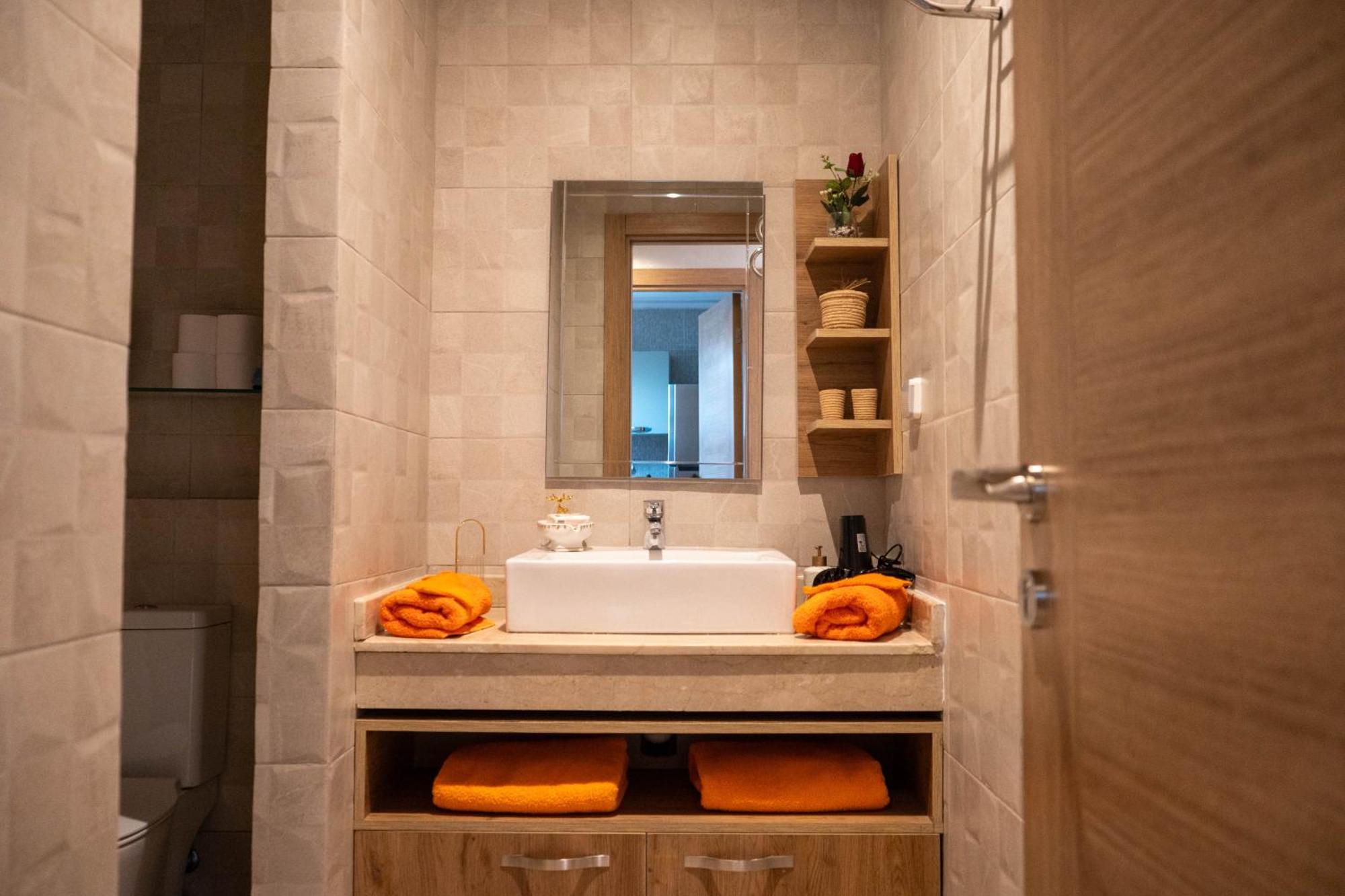 Magnifique Appartement Moderne De 2 Chambres Avec Piscine A 10 Min Du Centre De Marrakech มาร์ราเกช ภายนอก รูปภาพ