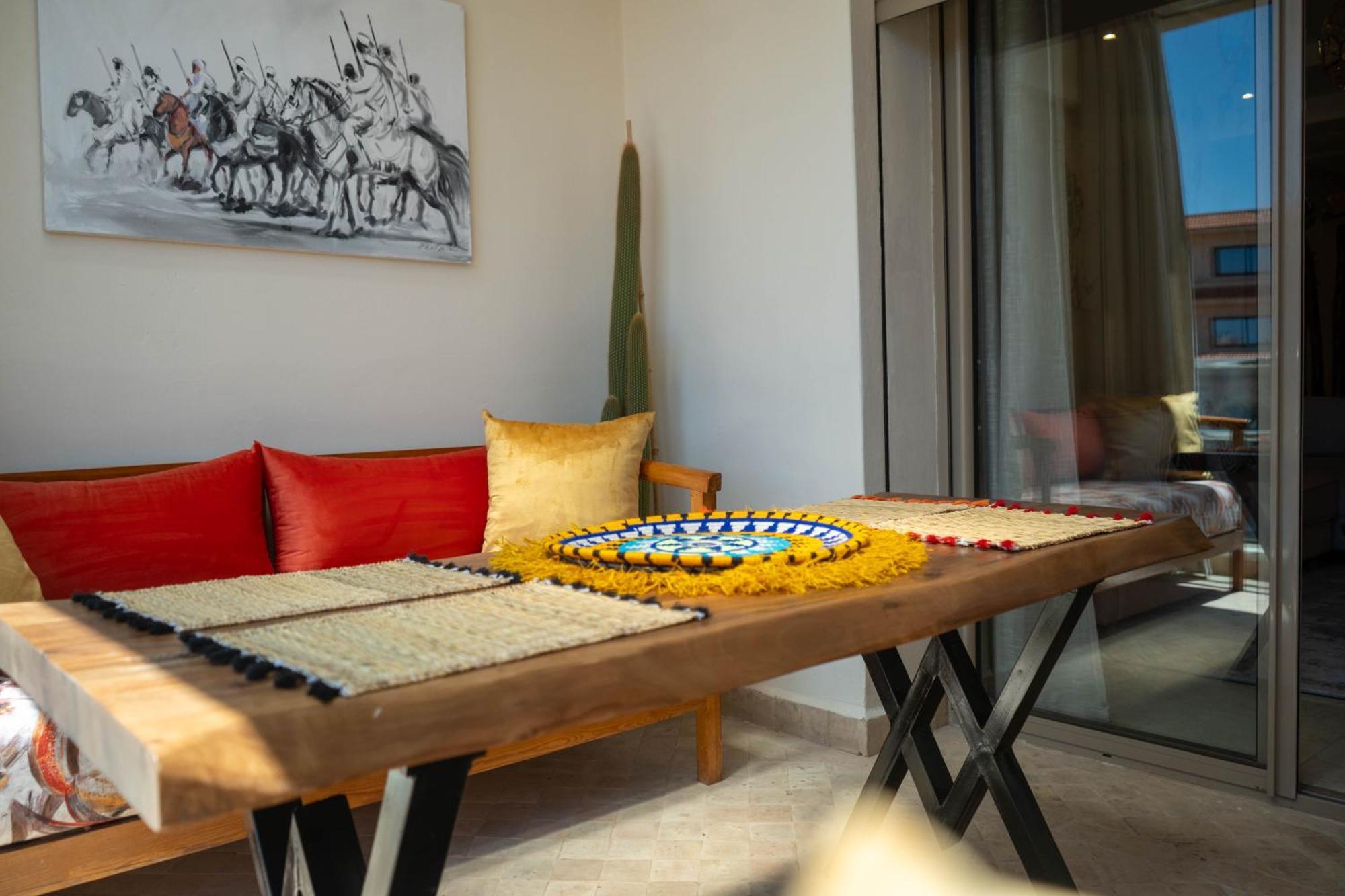 Magnifique Appartement Moderne De 2 Chambres Avec Piscine A 10 Min Du Centre De Marrakech มาร์ราเกช ภายนอก รูปภาพ