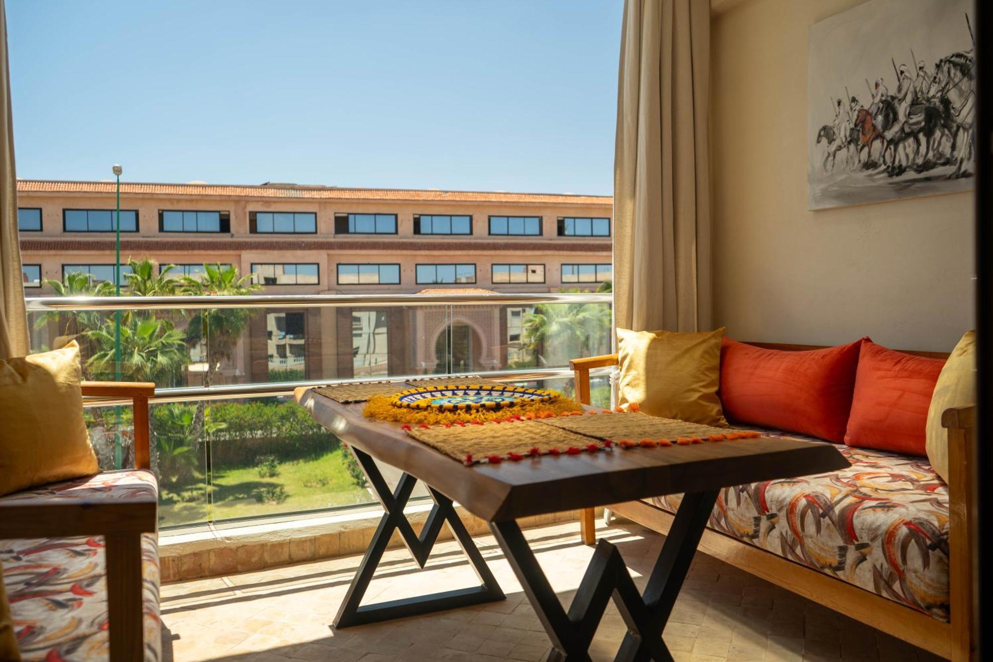 Magnifique Appartement Moderne De 2 Chambres Avec Piscine A 10 Min Du Centre De Marrakech มาร์ราเกช ภายนอก รูปภาพ